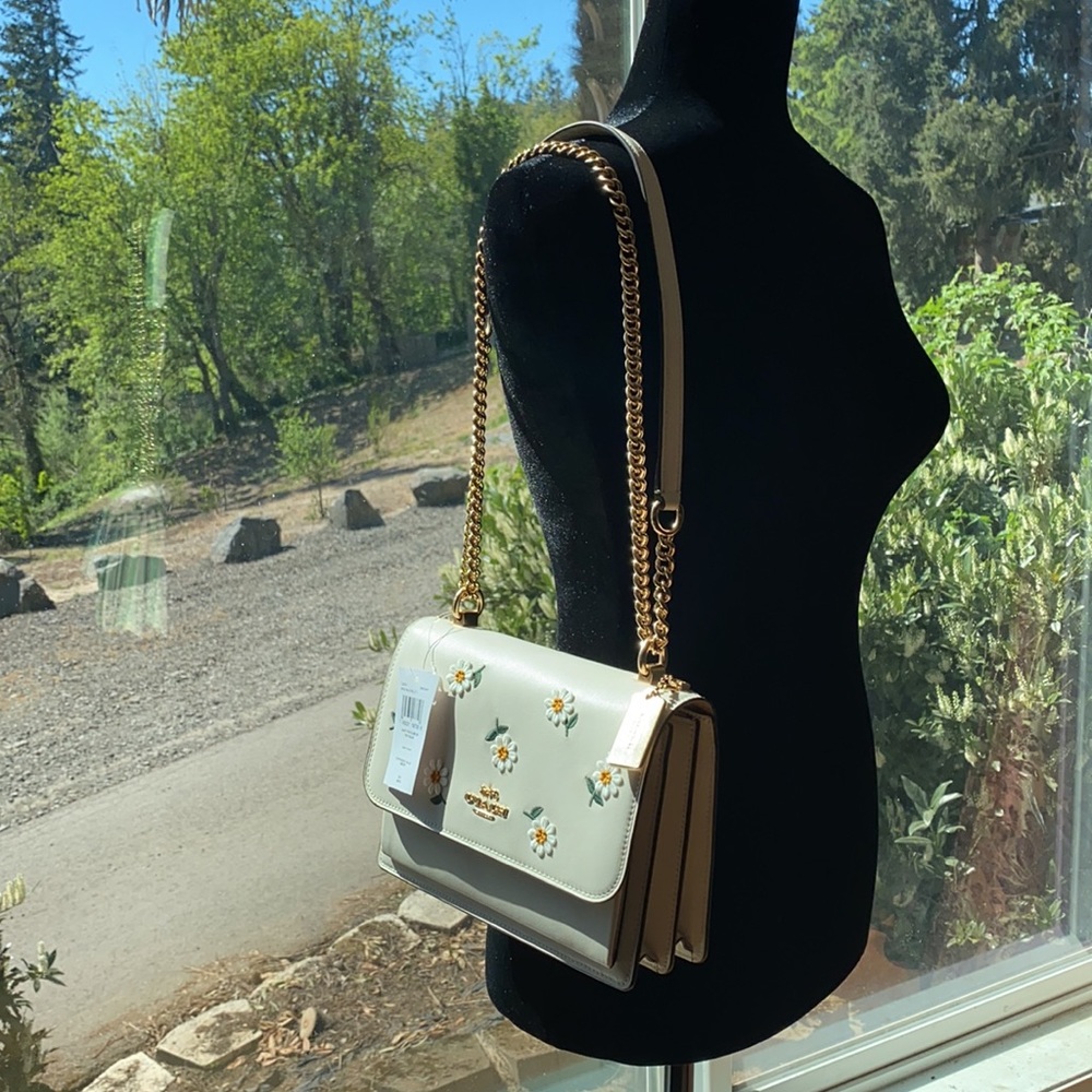 ✨🌼✨ Coach Klare Crossbody w/Daisy Embroidery